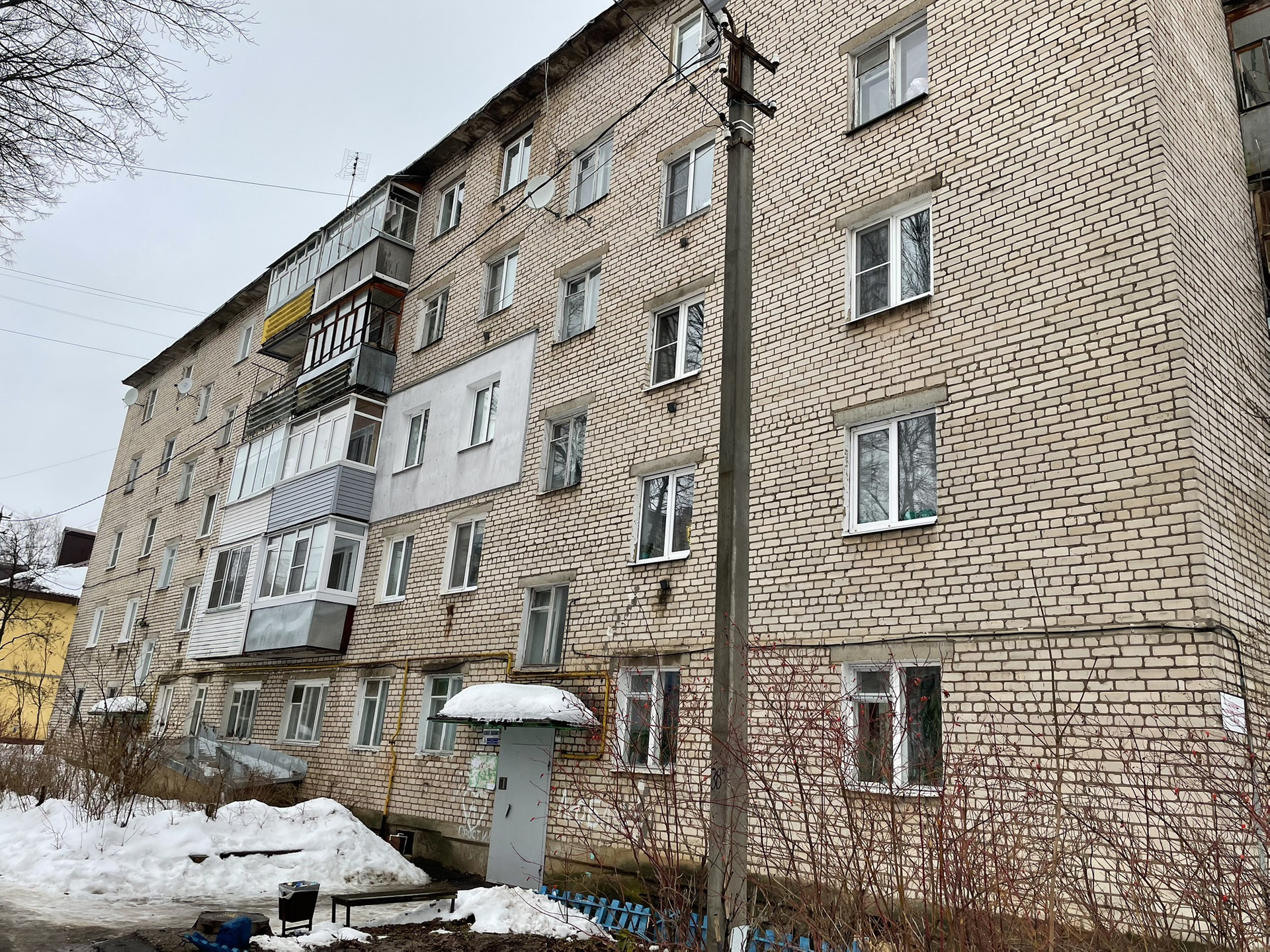 Купить 3-комнатную квартиру, 58 м² по адресу Ярославская область, Тутаев,  улица Луначарского, 101, 1 этаж за 1 950 000 руб. в Домклик — поиск,  проверка, безопасная сделка с жильем в офисе Сбербанка.