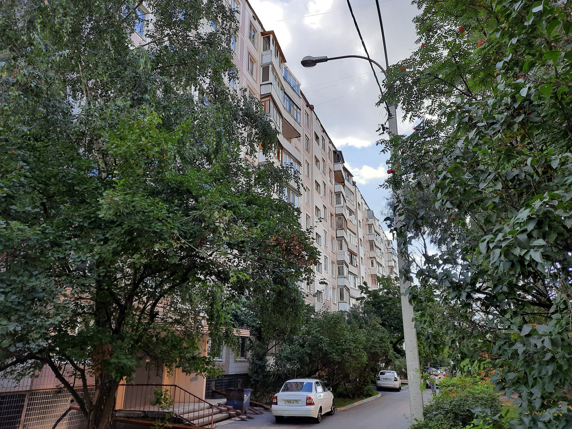 Купить 3-комнатную квартиру, 57 м² по адресу Московская область, Серпухов, проезд  Мишина, 18, 1 этаж за 3 200 000 руб. в Домклик — поиск, проверка,  безопасная сделка с жильем в офисе Сбербанка.