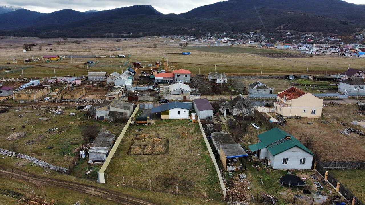 Купить участок, 6.25 сот., ИЖС по адресу Севастополь, Балаклавский район,  Орлиновский муниципальный округ, село Орлиное, Рябиновая улица, 24 за 2 100  000 руб. в Домклик — поиск, проверка, безопасная сделка с жильем в офисе  Сбербанка.