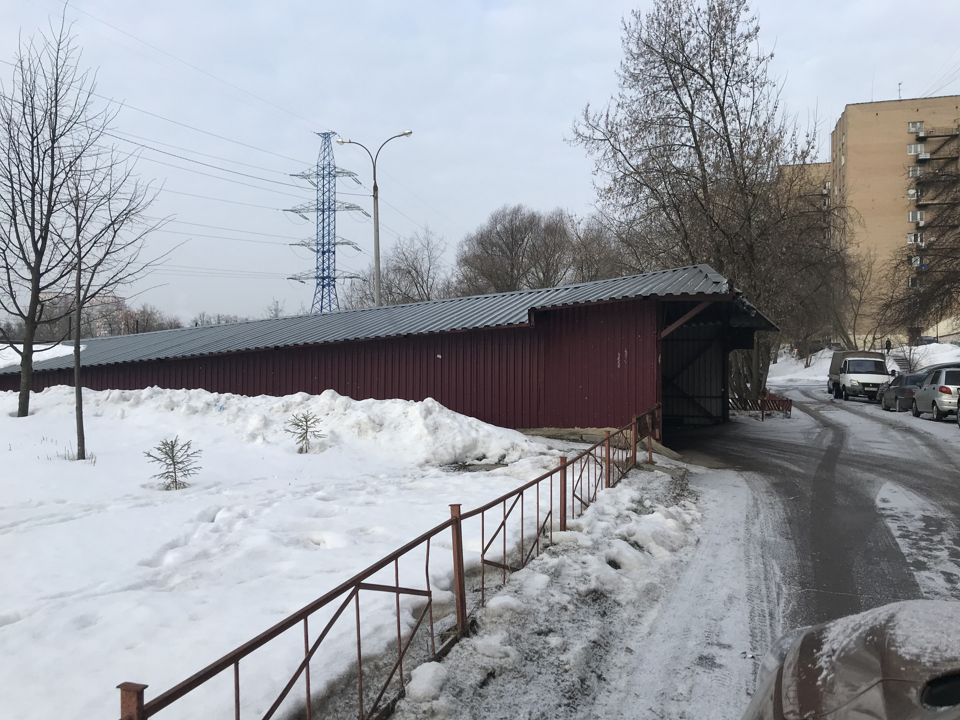 Купить гараж, 17.5 м² по адресу Московская область, Красногорск, микрорайон  Тёплый Бетон, Школьная улица, 1А, метро станция Павшино за 700 000 руб. в  Домклик — поиск, проверка, безопасная сделка с недвижимостью в офисе  Сбербанка.