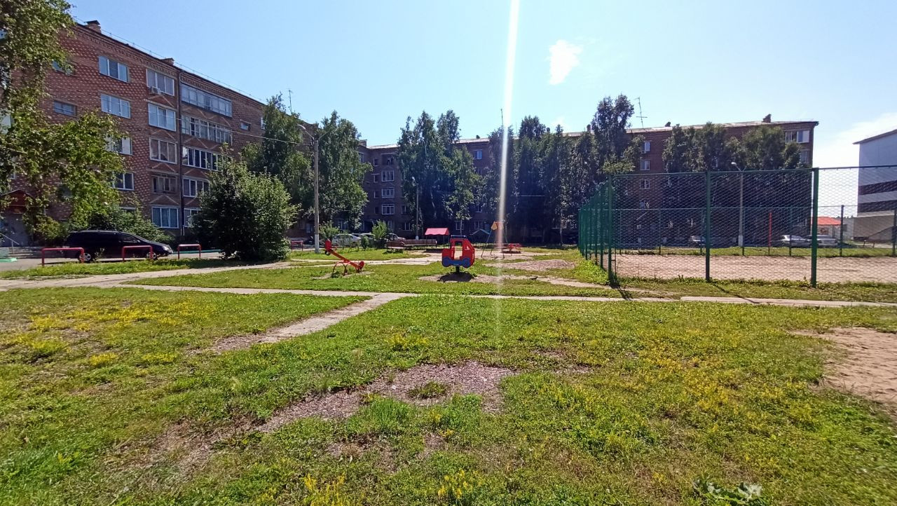 Купить 2-комнатную квартиру, 49.5 м² по адресу Красноярский край,  Лесосибирск, Привокзальная улица, 77, 1 этаж за 3 000 000 руб. в Домклик —  поиск, проверка, безопасная сделка с жильем в офисе Сбербанка.