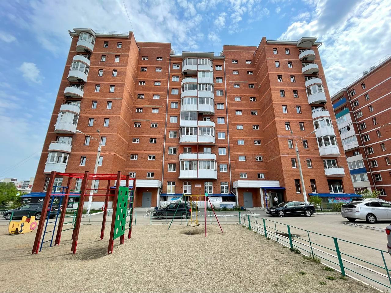 Купить 1-комнатную квартиру, 47.5 м² по адресу Иркутск, улица Баумана, 237/7,  5 этаж за 4 730 000 руб. в Домклик — поиск, проверка, безопасная сделка с  жильем в офисе Сбербанка.