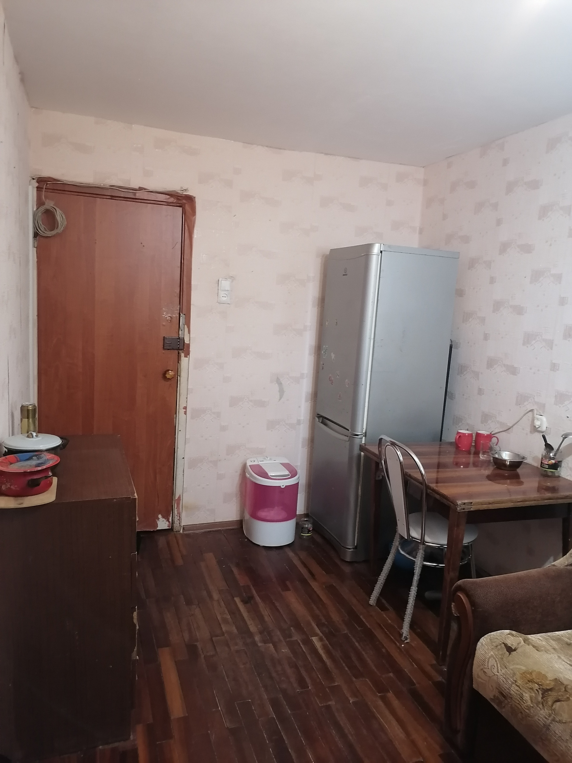 Купить комнату в 3-комн. квартире, 11.8 м² по адресу Санкт-Петербург,  Колпинский район, посёлок Металлострой, Полевая улица, 2/30, 8 этаж за 2  000 000 руб. в Домклик — поиск, проверка, безопасная сделка с жильем в  офисе Сбербанка.