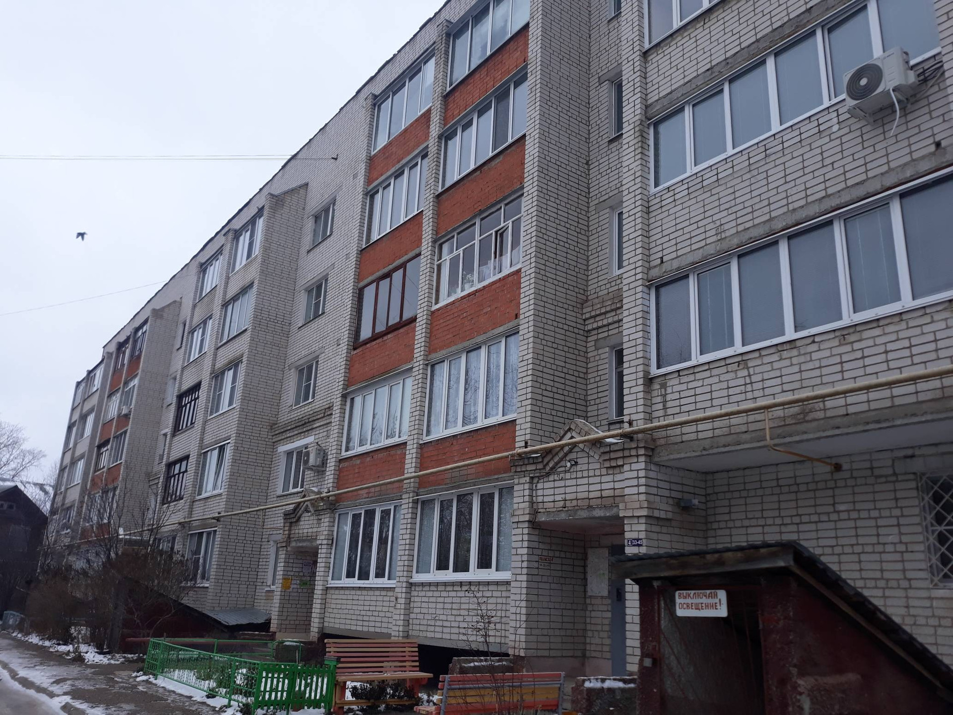 Купить 2-комнатную квартиру, 56 м² по адресу Республика Марий Эл, Волжск,  Заводская улица, 7, 4 этаж за 1 950 000 руб. в Домклик — поиск, проверка,  безопасная сделка с жильем в офисе Сбербанка.