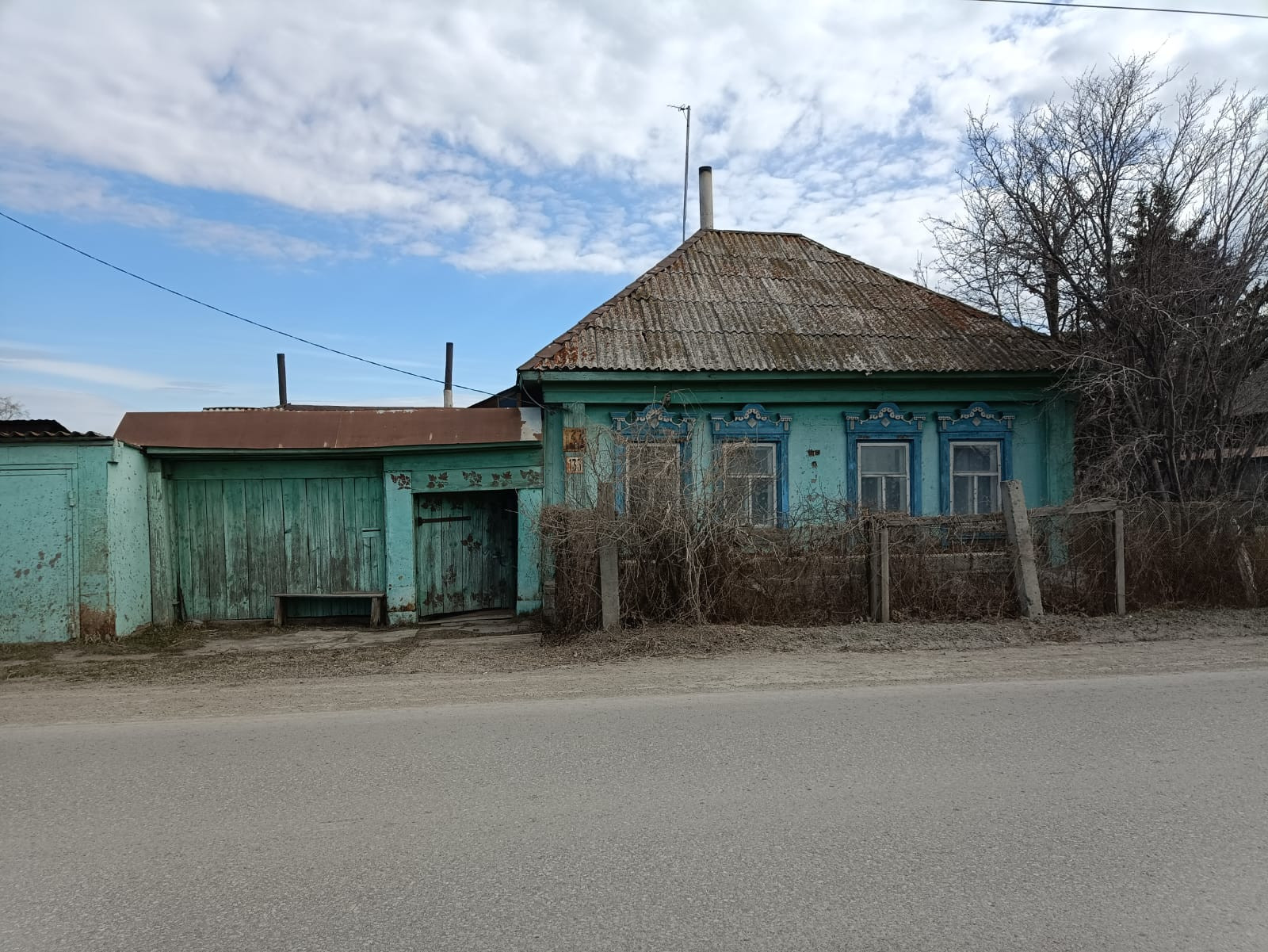 Купить дом, 38.6 м² по адресу Свердловская область, посёлок городского типа  Белоярский, улица Красный Октябрь, 133 за 2 100 000 руб. в Домклик — поиск,  проверка, безопасная сделка с жильем в офисе Сбербанка.