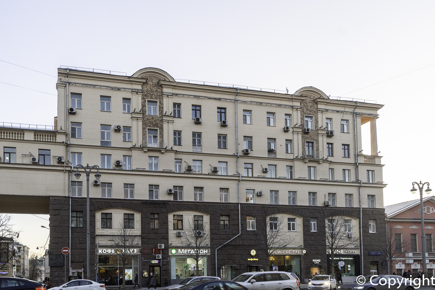 М. Ул тверская 19. Москва ул тверская 19а. Тверская 19. Тверская 19 бенеттон.