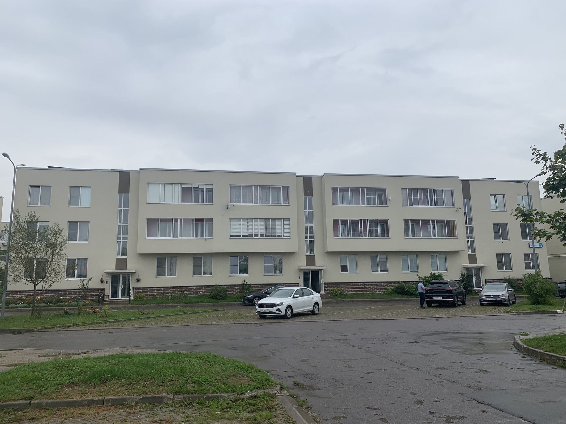 Город домодедово улица мечта дом 18. Руполис-растуново с патио. Руполис дом 7-1. Белые столбы улица мечты. Ул мечты индекс.