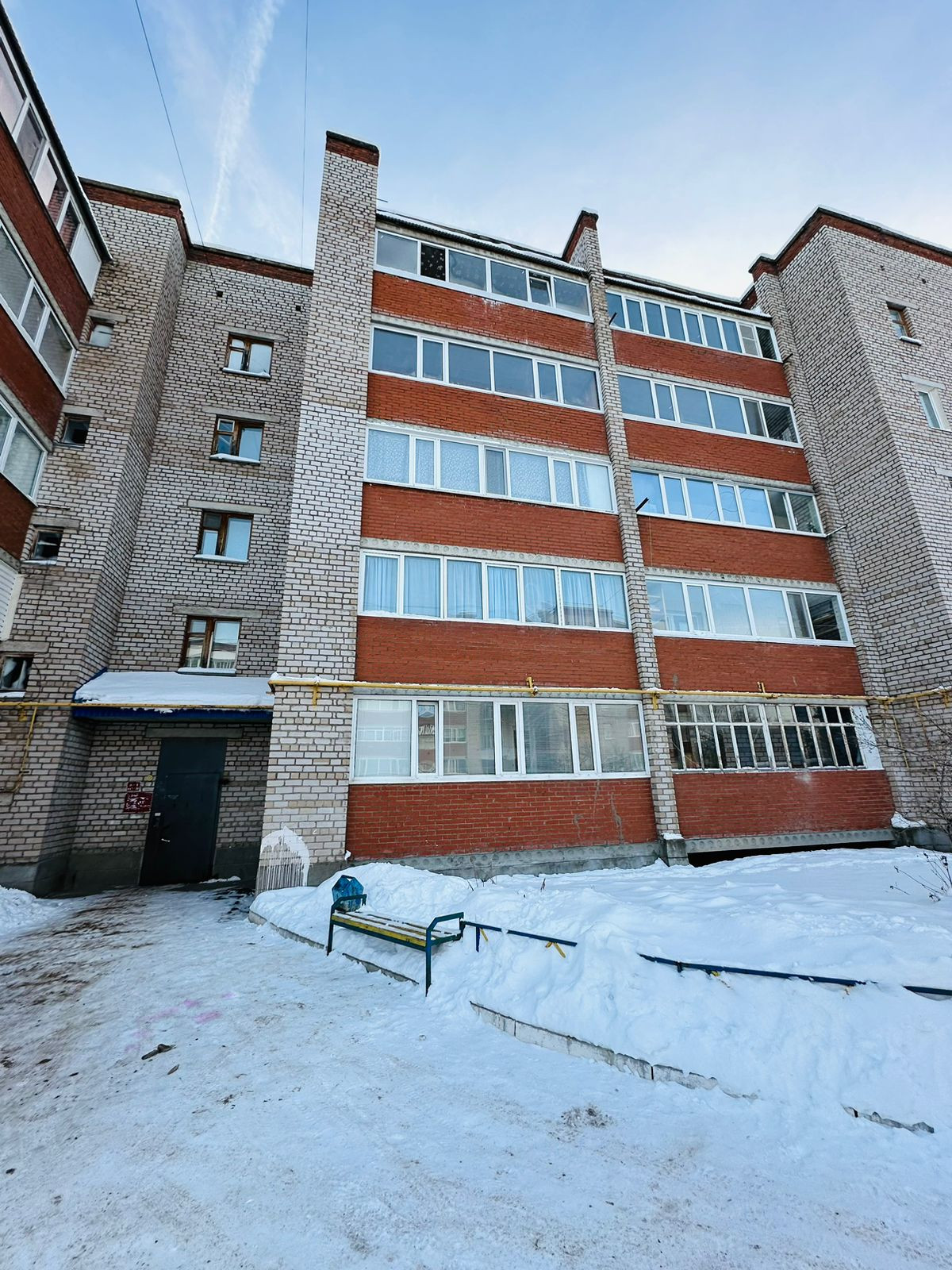 Купить 2-комнатную квартиру, 41.2 м² по адресу Республика Башкортостан,  Бирск, улица Гагарина, 91, 2 этаж за 3 250 000 руб. в Домклик — поиск,  проверка, безопасная сделка с жильем в офисе Сбербанка.