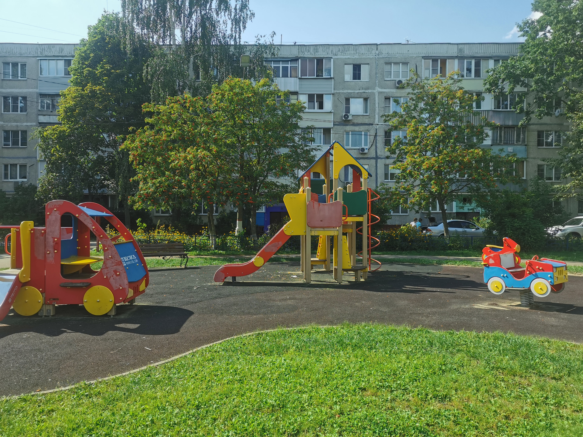 Улица поселок дружба. Парк Солнечный остров Курганинск. Детская площадка в Курганинске. Парк Курганинск площадка детская. Курганинск детская площадка в центре.