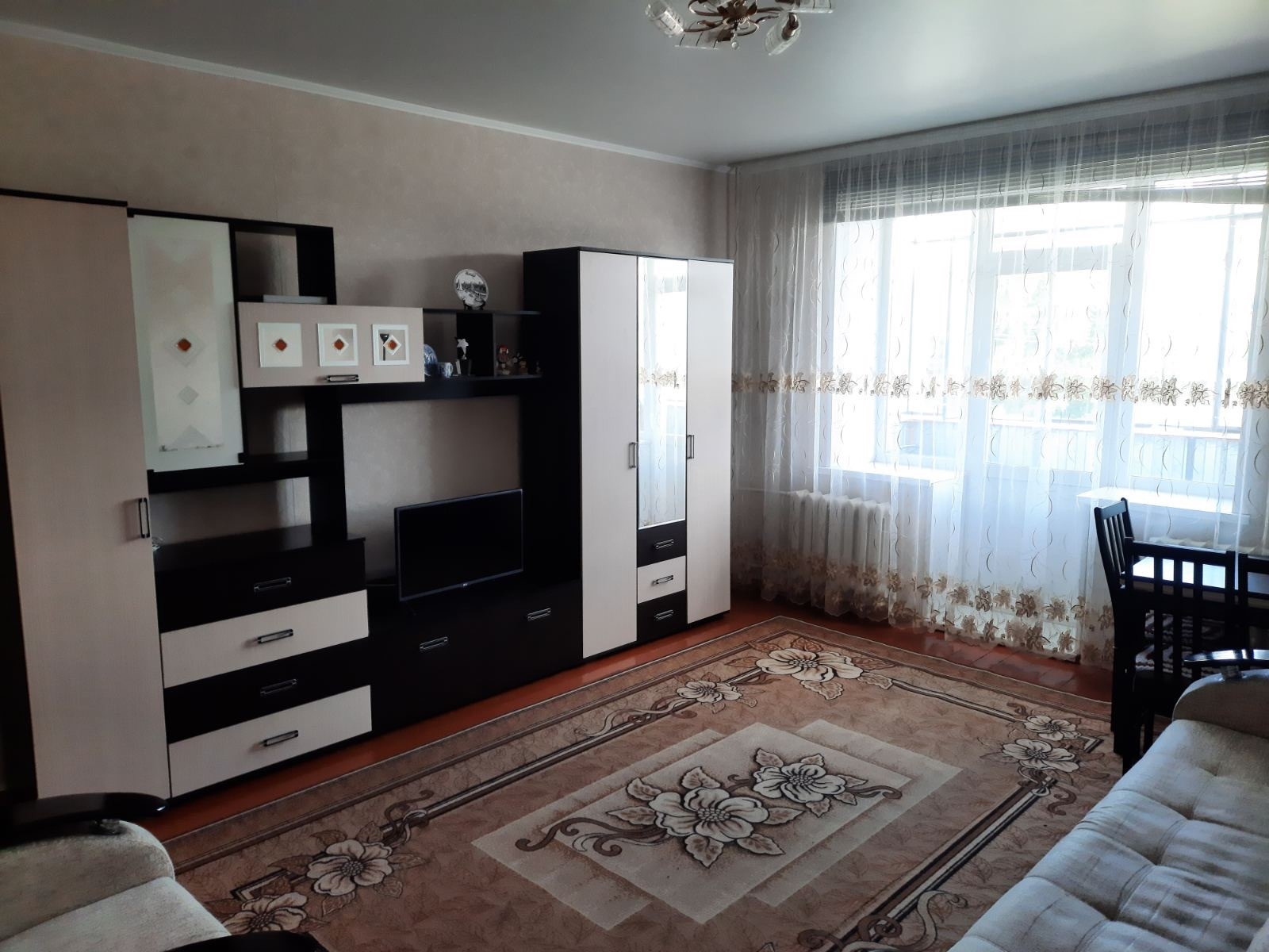 Купить квартиру в п. Красногорский челябинская область квартиры. Интерьер посуточной квартиры. Гостиница нахабино суточный. Квартиры в красногорском челябинской области.