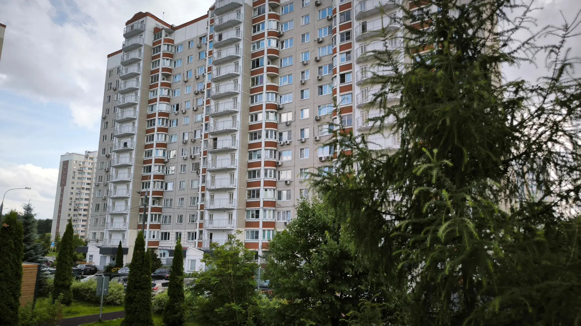 Москва, улица Лётчика Грицевца, 6 - Vista 2