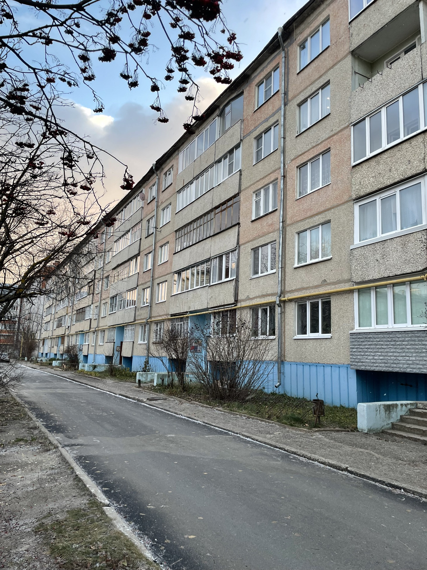 Купить 3-комнатную квартиру, 65.9 м² по адресу Республика Марий Эл, посёлок  городского типа Медведево, улица Мира, 4, 5 этаж за 3 300 000 руб. в Домклик  — поиск, проверка, безопасная сделка с жильем в офисе Сбербанка.