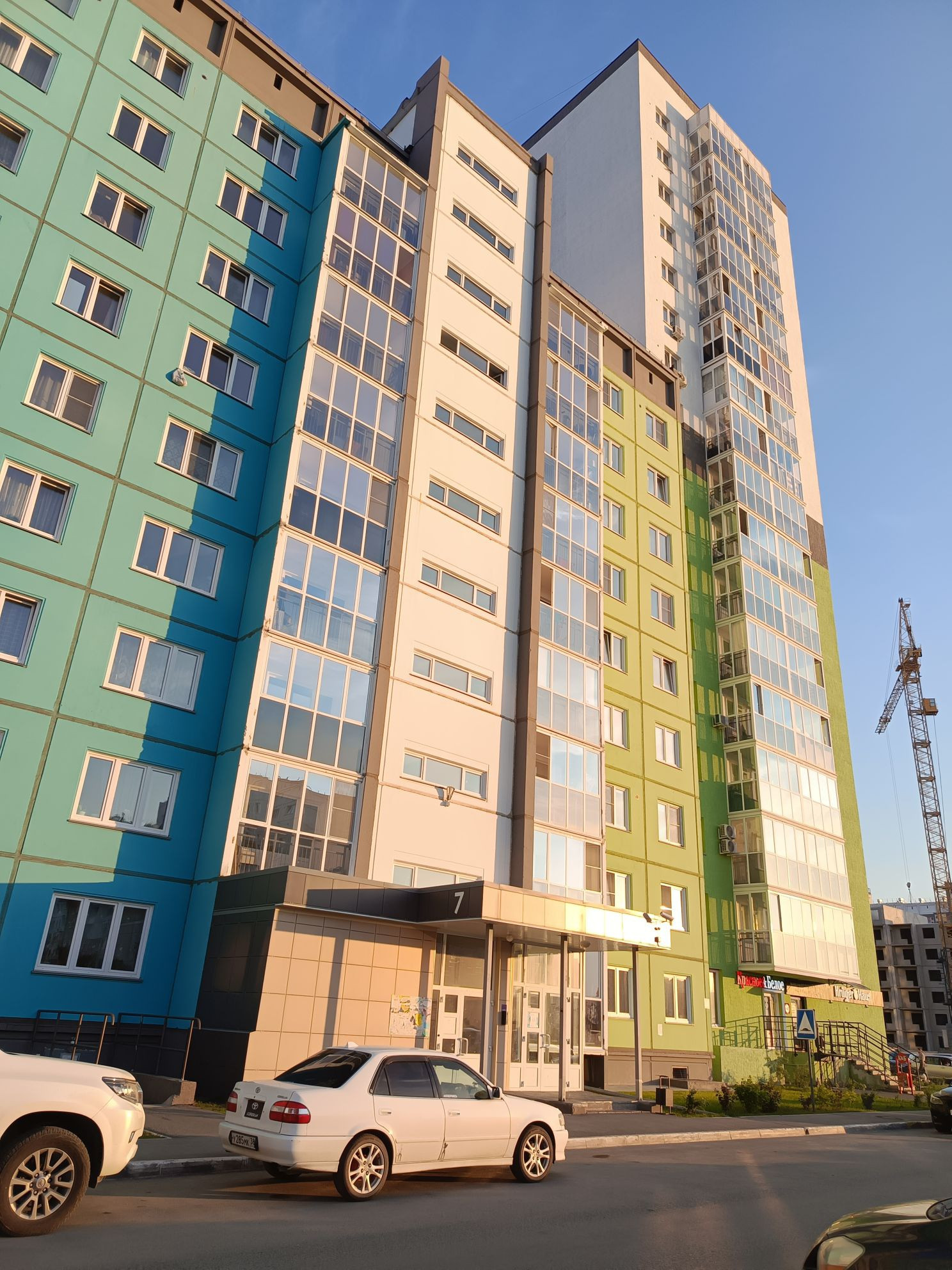 Купить 1-комнатную квартиру, 42 м² по адресу Новосибирск, улица Титова, 252/2,  1 этаж, метро площадь Карла Маркса за 3 600 000 руб. в Домклик — поиск,  проверка, безопасная сделка с жильем в офисе Сбербанка.