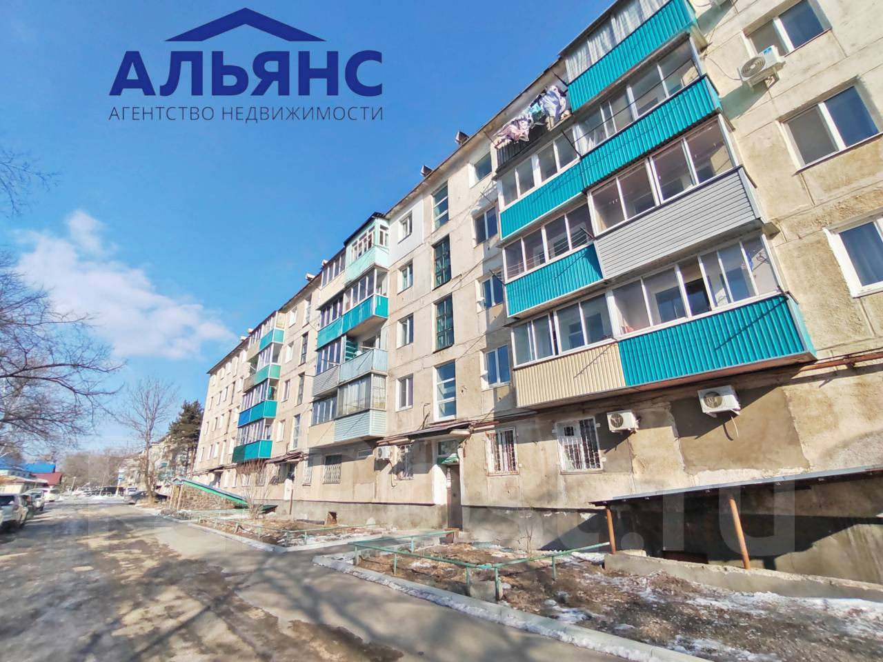 Купить 2-комнатную квартиру, 44.1 м² по адресу Приморский край, посёлок  городского типа Кавалерово, Кузнечная улица, 36, 3 этаж за 2 600 000 руб. в  Домклик — поиск, проверка, безопасная сделка с жильем в офисе Сбербанка.