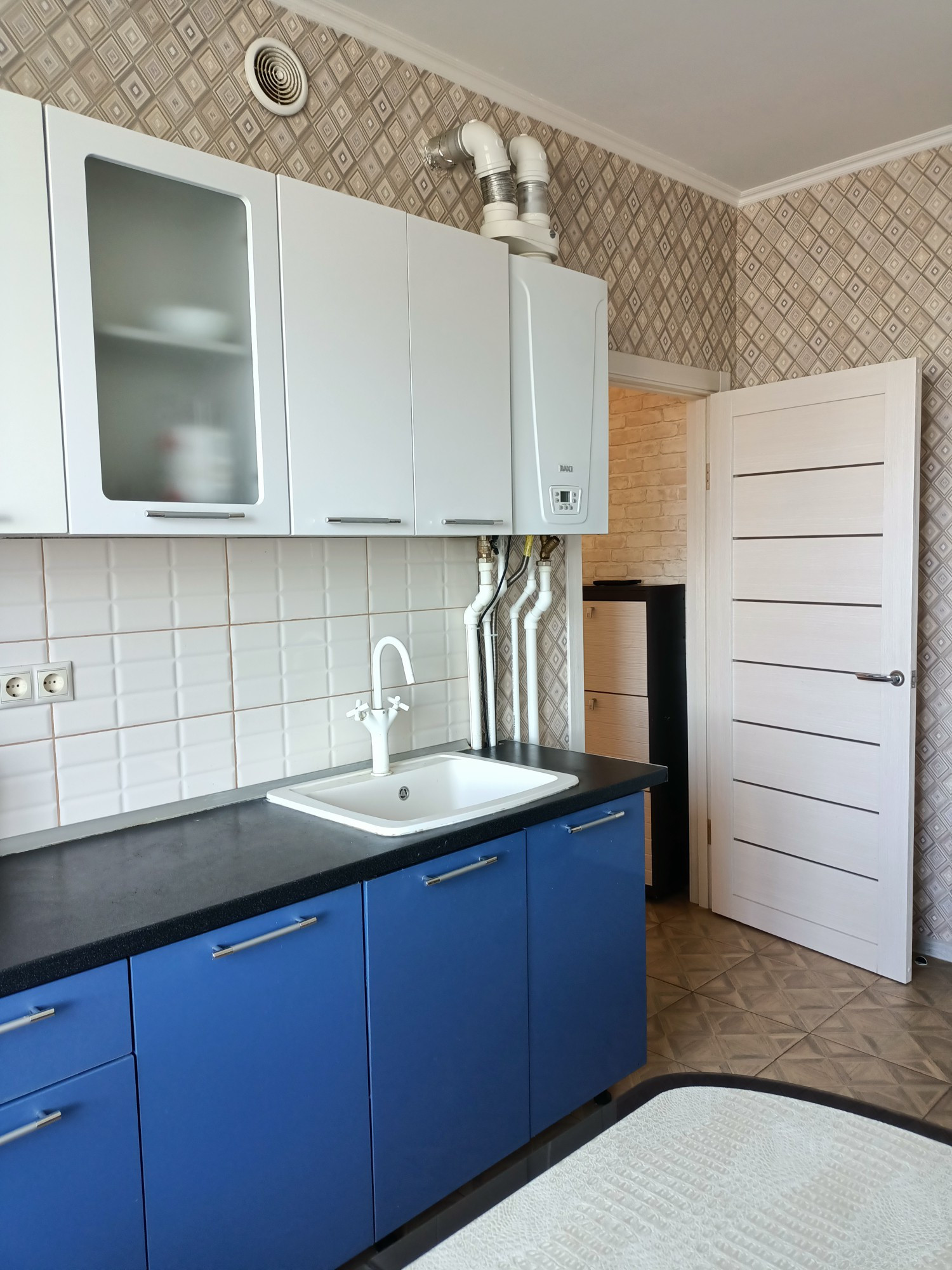 Купить 1-комнатную квартиру, 42 м² по адресу Москва, пос. Рогово, улица ...