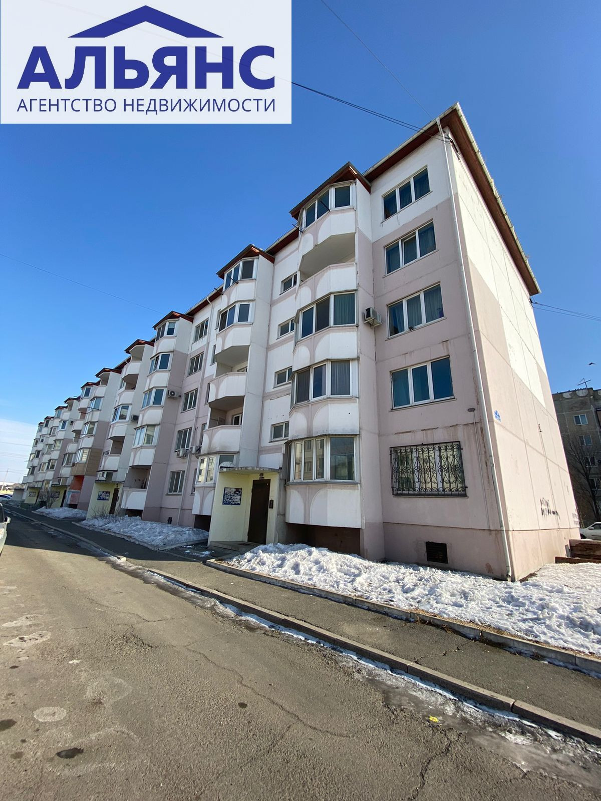 Купить 1-комнатную квартиру, 33.3 м² по адресу Приморский край, Уссурийск,  Новоникольский проезд, 8, 4 этаж за 4 500 000 руб. в Домклик — поиск,  проверка, безопасная сделка с жильем в офисе Сбербанка.