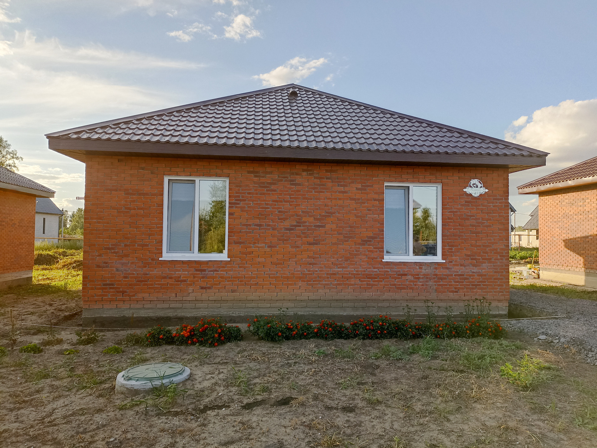 Частный дом в новосибирске ленинский районе. Село Ленинское Новосибирская область. Коттеджный поселок Благодатный.