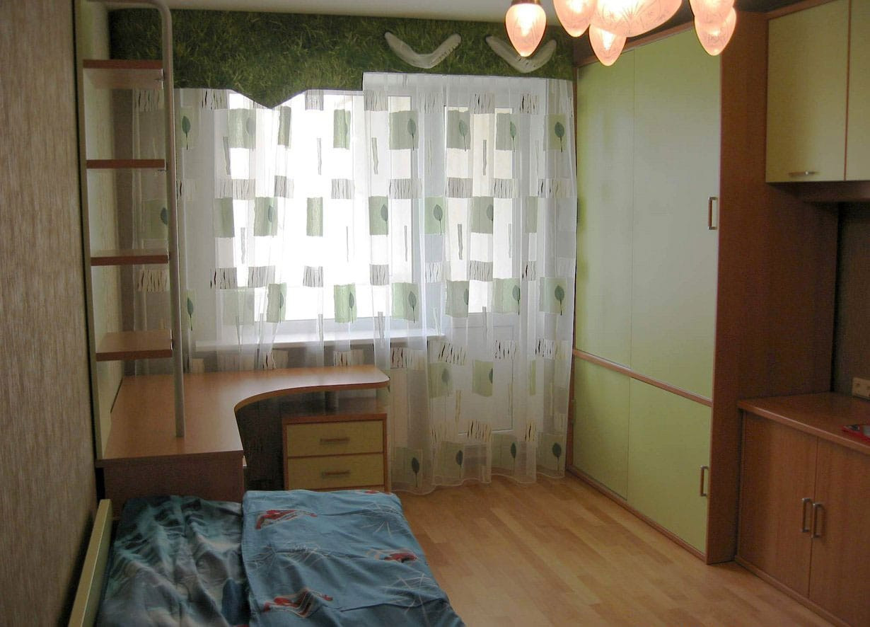 Маленькая комната без ремонта