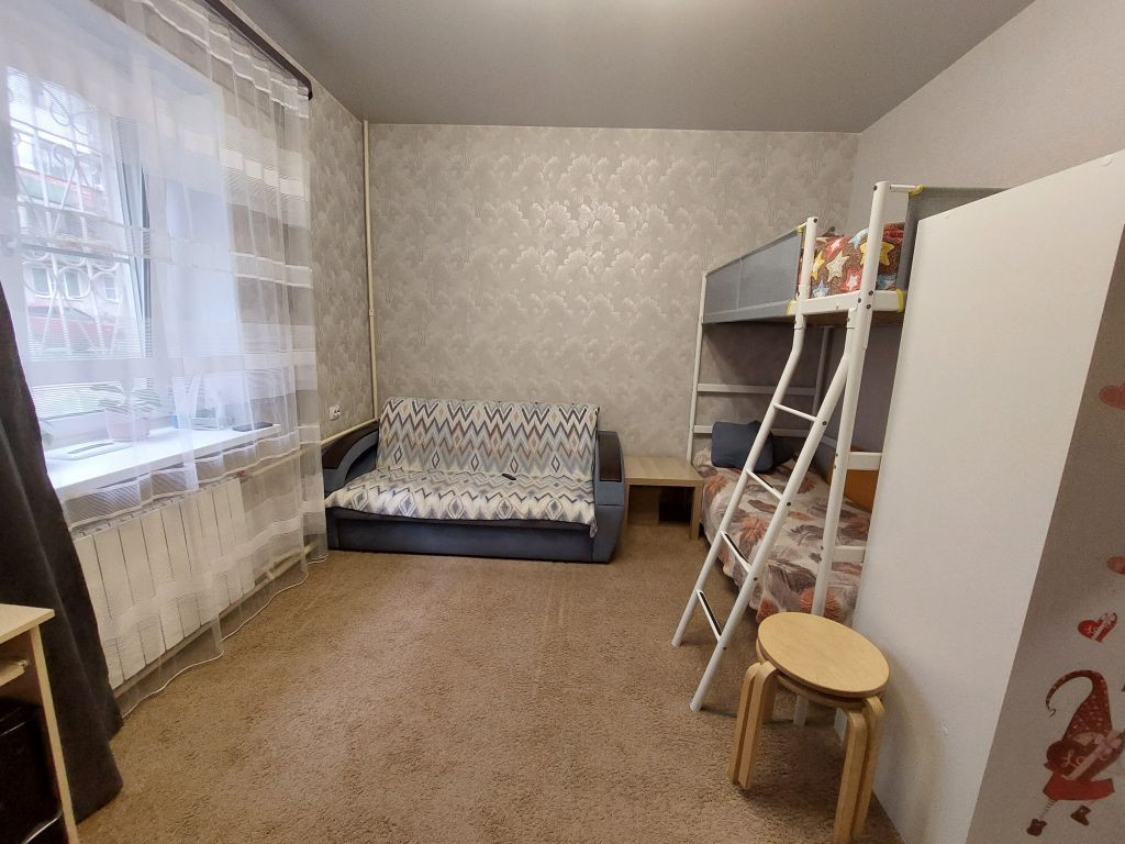 Квартира в нижнем новгороде заречный. 4 Этаж 41 квартира. Советская улица в Екатеринбурге 4 этажки и 5 этажки. Квартиры не ниже 5 этажки. Московский Солнечная 3 a снять комнату
