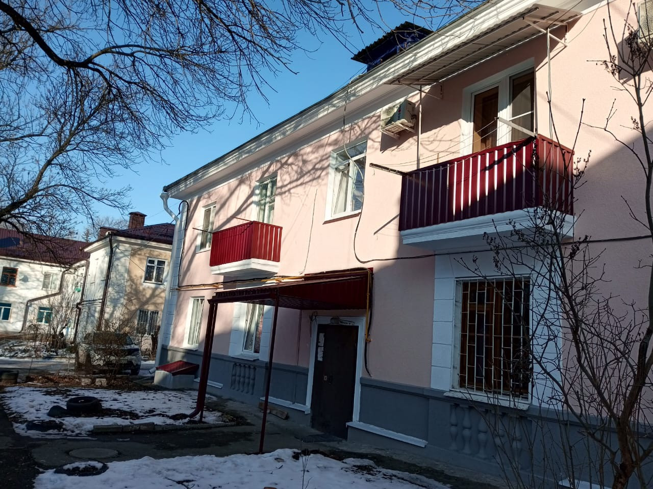 Квартиры в городе лермонтове. Квартиры в городе лермонтове. Дом лермантов 65 бишкек. Квартиры в городе лермонтове. Квартира лермонтова.
