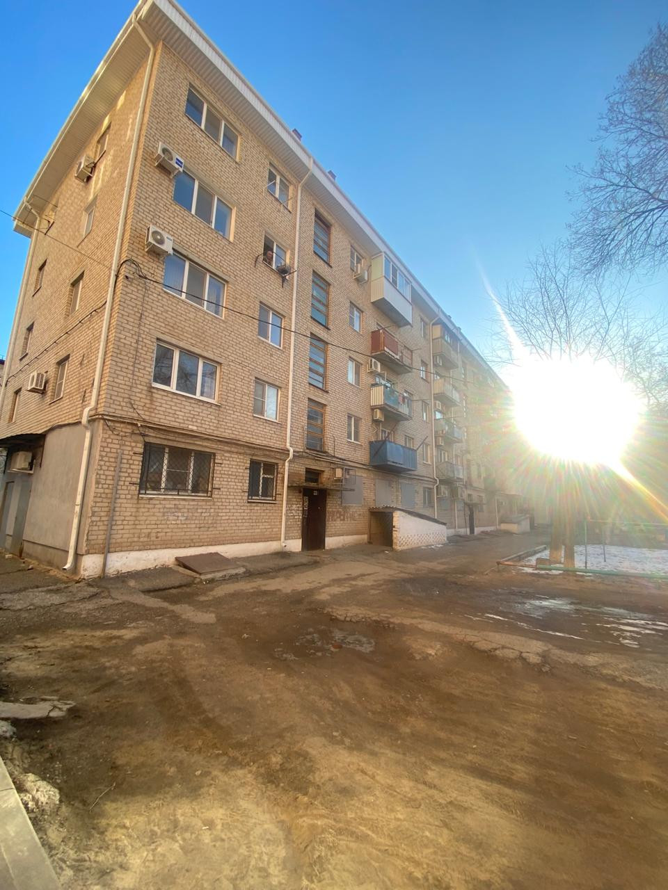 Купить 2-комнатную квартиру, 50 м² по адресу Республика Калмыкия, Элиста,  улица А. Сусеева, 9, 5 этаж за 3 800 000 руб. в Домклик — поиск, проверка,  безопасная сделка с жильем в офисе Сбербанка.