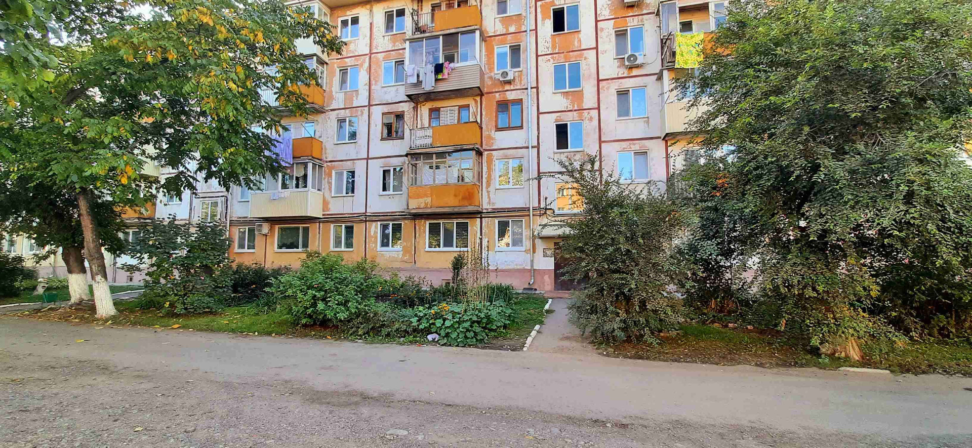 Купить 2-комнатную квартиру, 45 м² по адресу Приморский край, Арсеньев,  Садовая улица, 3, 1 этаж за 2 800 000 руб. в Домклик — поиск, проверка,  безопасная сделка с жильем в офисе Сбербанка.