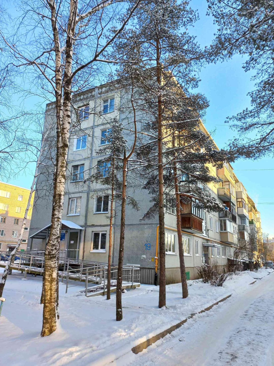 Купить 2-комнатную квартиру, 47 м² по адресу Новгородская область ...