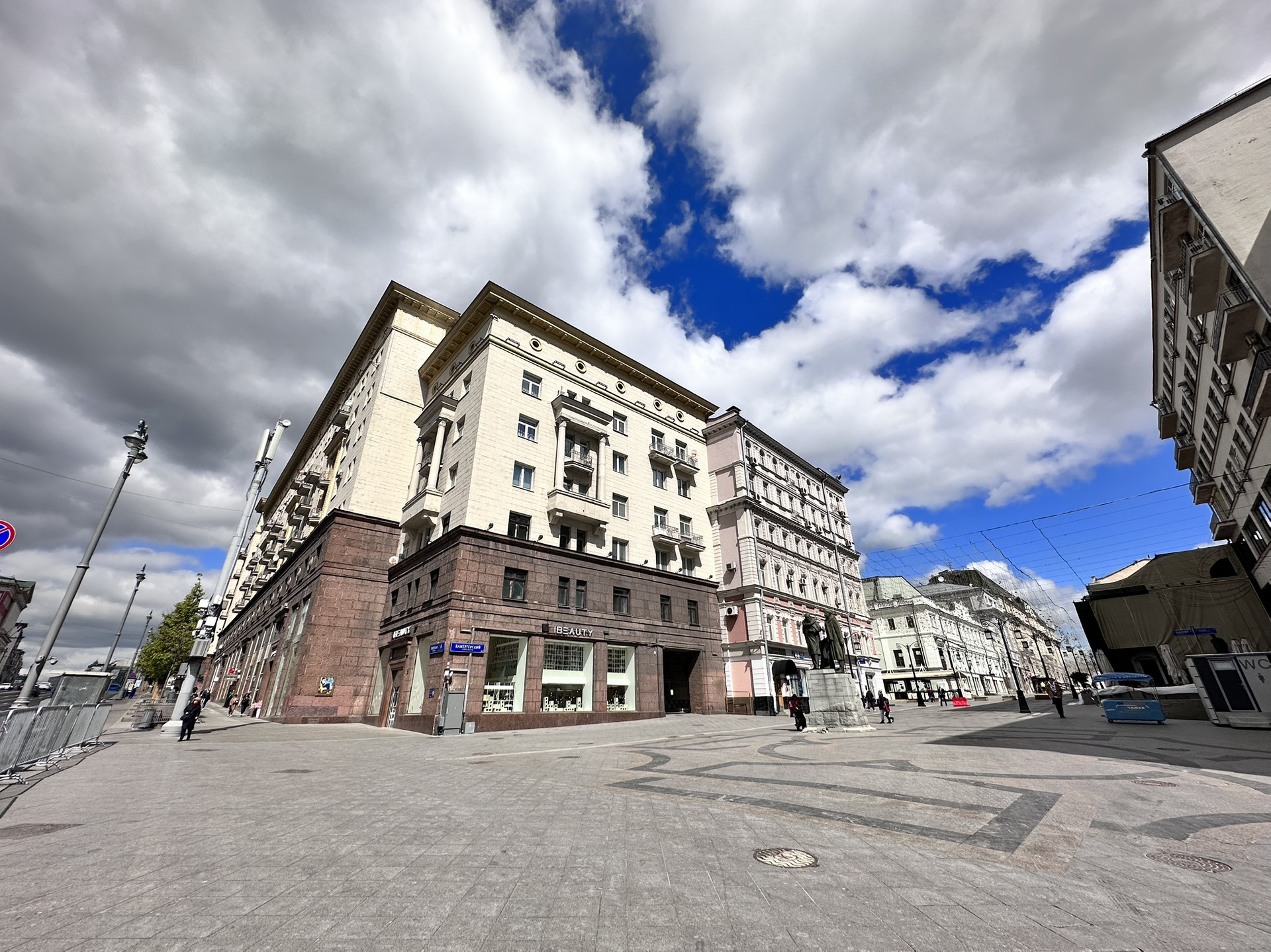 Метро охотный ряд фото с улицы