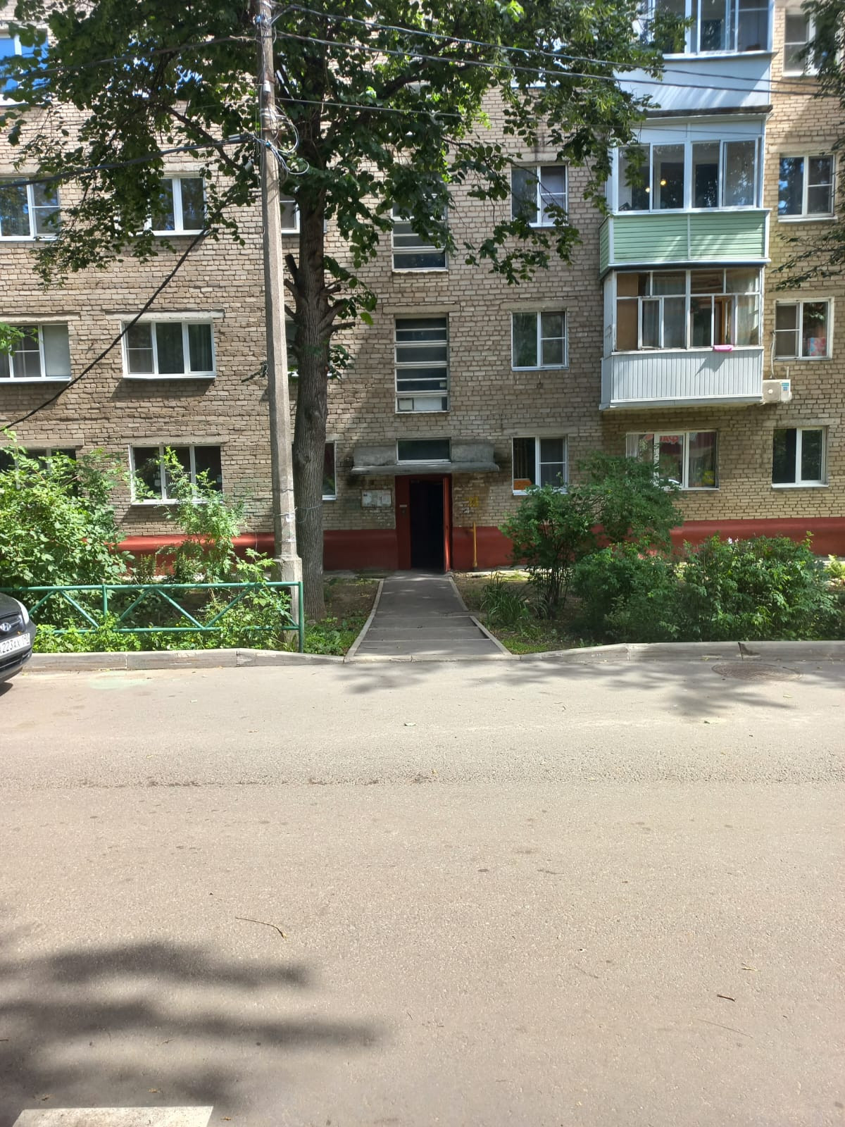 Купить 2-комнатную квартиру, 42 м² по адресу Московская область, городской  округ Пушкинский, посёлок Челюскинский, Большая Тарасовская улица, 108, 1  этаж за 5 100 000 руб. в Домклик — поиск, проверка, безопасная сделка с  жильем в офисе Сбербанка.