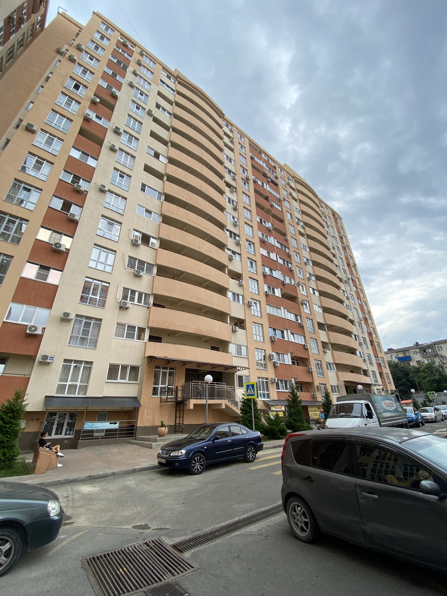 Купить 1-комнатную квартиру, 48.4 м² по адресу Краснодарский край,  Новороссийск, улица Видова, 121Ак2, 13 этаж за 4 800 000 руб. в Домклик —  поиск, проверка, безопасная сделка с жильем в офисе Сбербанка.