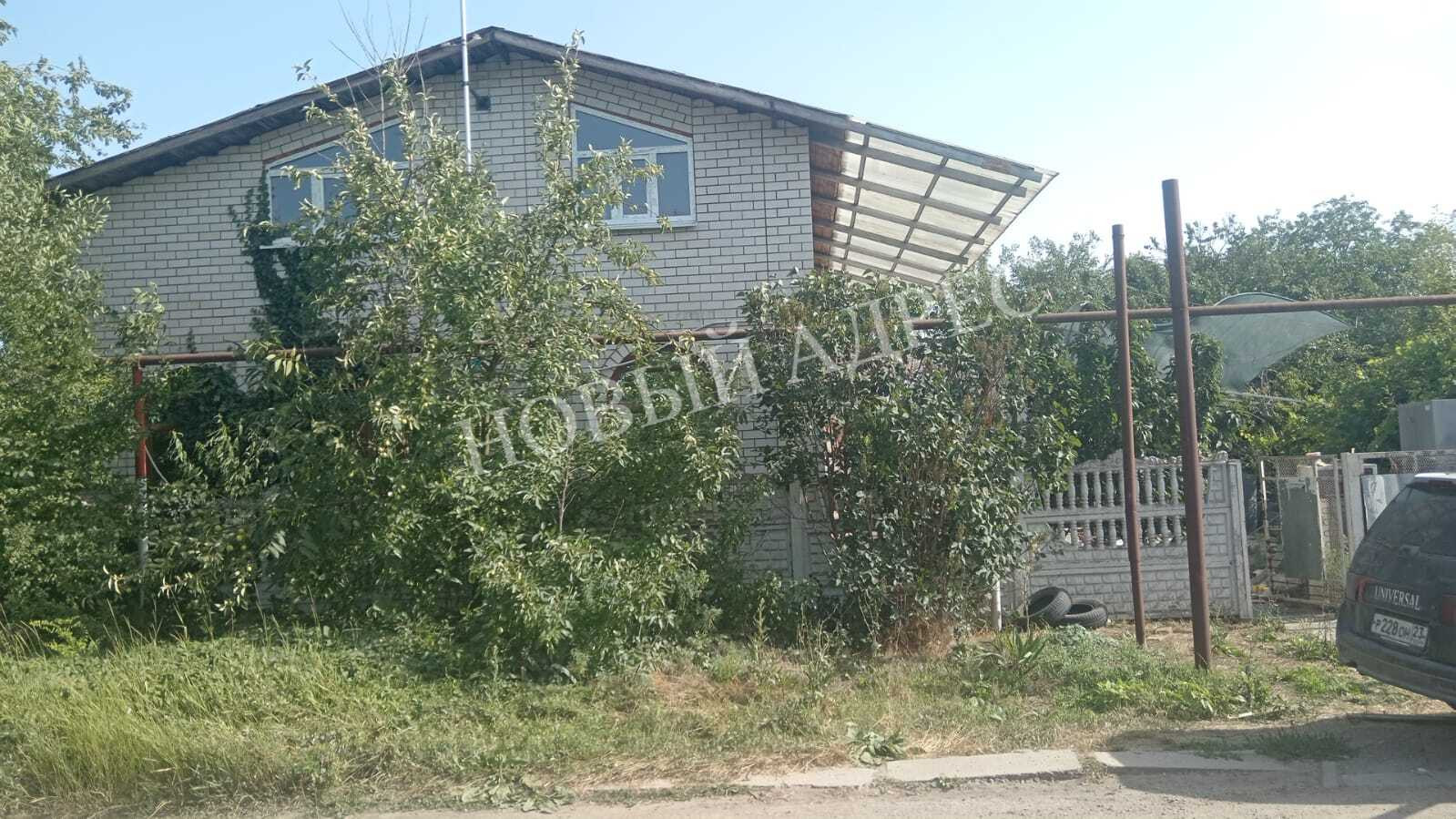 Купить дом, 310 м² по адресу Краснодарский край, Ейский район,  Красноармейское сельское поселение, посёлок Комсомолец за 5 500 000 руб. в  Домклик — поиск, проверка, безопасная сделка с жильем в офисе Сбербанка.